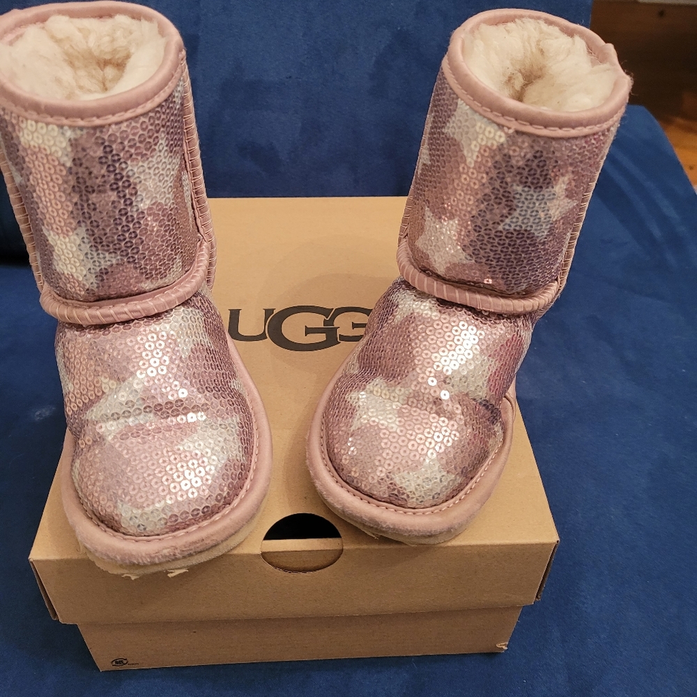 Toddler Ugg Sequin Star Boots Size 8